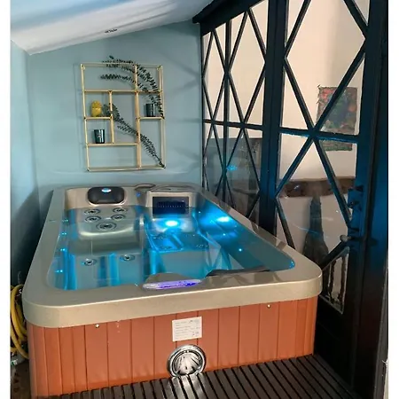 Apartment Magnifique Avec Jacuzzi Coeur De Pau